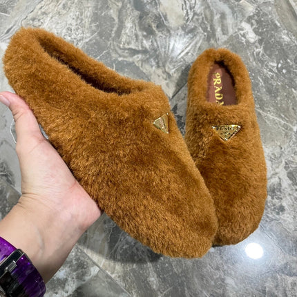 PRADA 26S SLIPPERS IN CARAMEL BROWN WOOL