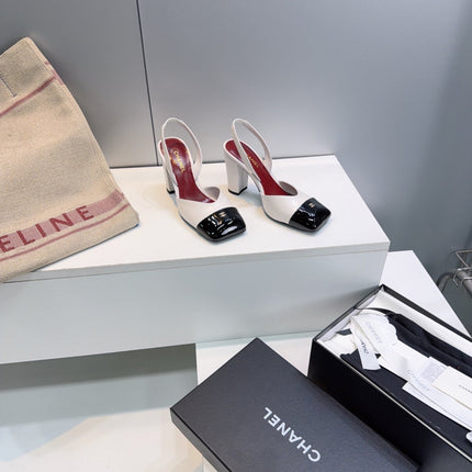 CHANEL 26S SLINGBACK 95 MM IN WHITE LAMBSKIN WITH BLACK CAP TOE