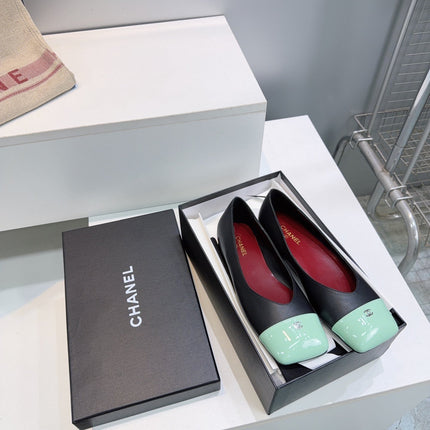 CHANEL 26S FLATS IN BLACK LAMBSKIN WITH MINT GREEN CAP TOE