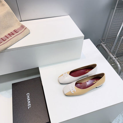 CHANEL 26S SQUARE-TOE FLATS IN BEIGE AND WHITE LAMBSKIN