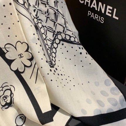 CHANEL 25S SCARF 140 IN SILK AND CASHMERE 931994
