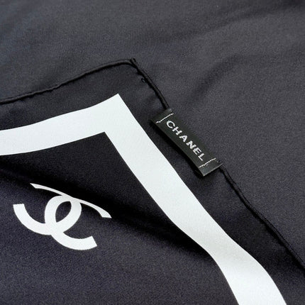 CHANEL 26S SCARF 90 IN SILK 303206