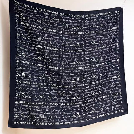 CHANEL 26S SCARF 90 IN SILK 305987