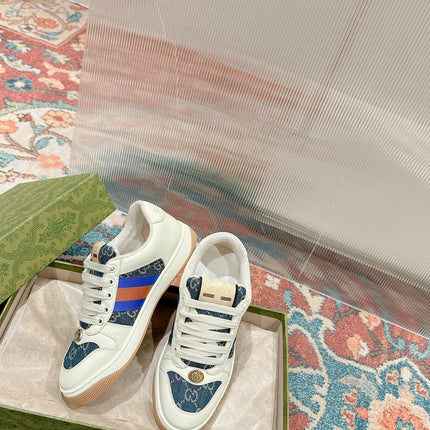 GUCCI 26S SCREENER SNEAKER IN WHITE LEATHER AND BLUE DENIM