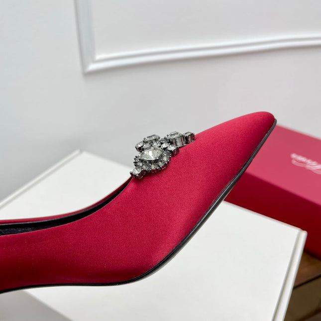 EFFLORESCENCE PUMPS IN RED GLITTER FABRIC