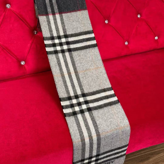 BURBERRY 26S SCARF 168CM IN CASHMERE 202511