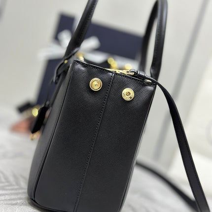 PRADA 25S GALLERIA LARGE BAG 28 IN BLACK CALFSKIN GOLD HARDWARE