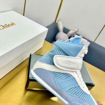 CHLOE 26S HIGH-TOP SKATE SNEAKERS IN WHITE CALFSKIN AND BLUE SUEDE