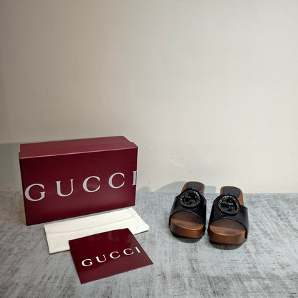 GUCCI 26S PLATFORM MULES IN BLACK PATENT CALFSKIN