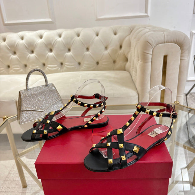 VALENTINO 26S SANDALS IN BLACK CALFSKIN WITH STUD-EMBELLISHED