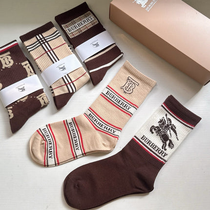 BURBERRY 26S CREW SOCKS 897551 (1 BOX)