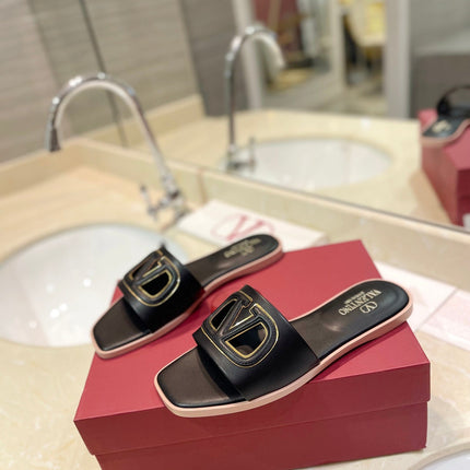 VALENTINO 26S SLIDES IN BLACK CALFSKIN WITH LOGO