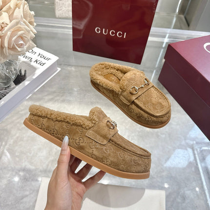 GUCCI 26S MULES IN CAMEL BROWN SUEDE GG LOGO PATTERN
