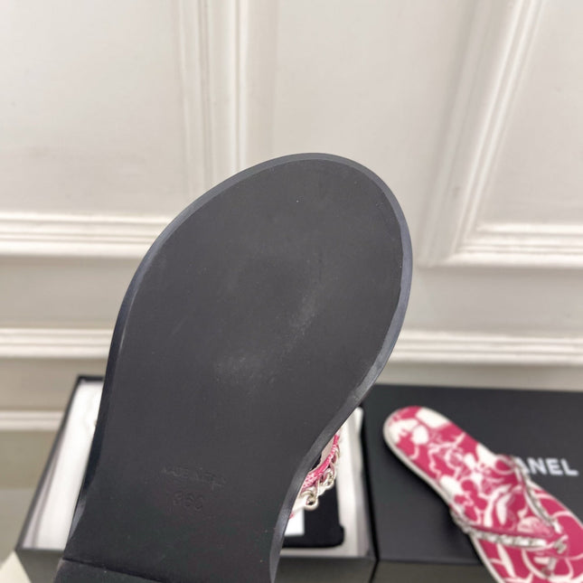 CHANEL 26S THONG SANDALS IN PINK AND WHITE FLORAL PRINT FABRIC