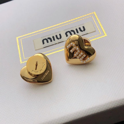 MIUMIU 26S PEARL LOGO HEART STUD EARRINGS IN GOLD TONE METAL 612685