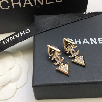 CHANEL 26S DOUBLE C LOGO TWO-TONE CRYSTAL TRIANGLE DROP EARRINGS IN GOLD METAL 631834